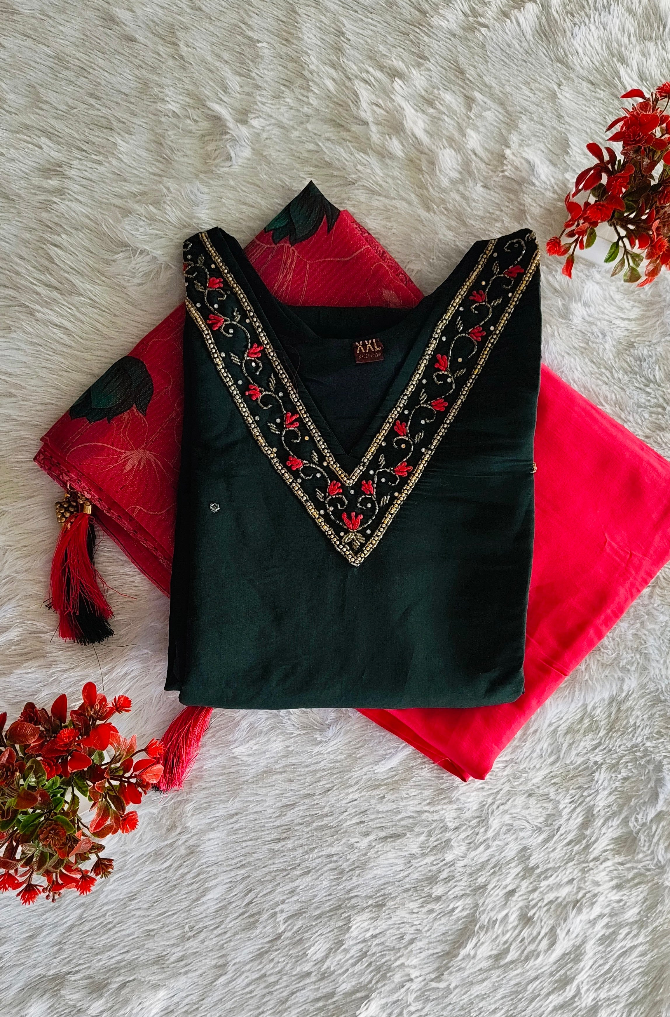 Yeame Embroidered Mul Chanderi 3-Piece Kurta Set